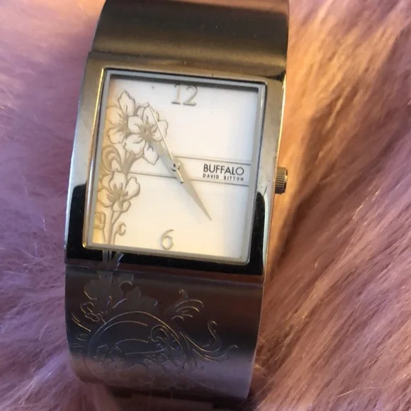 MONTRE Buffalo - Picture 2 of 3